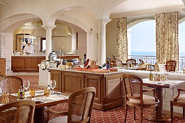 Chateau Saint-Martin & Spa, Saint-Paul de Vence hotel restaurant