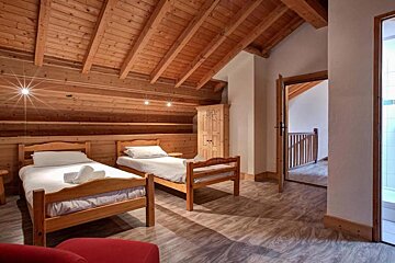 Elodie Chalet, Meribel - Mottaret twin room