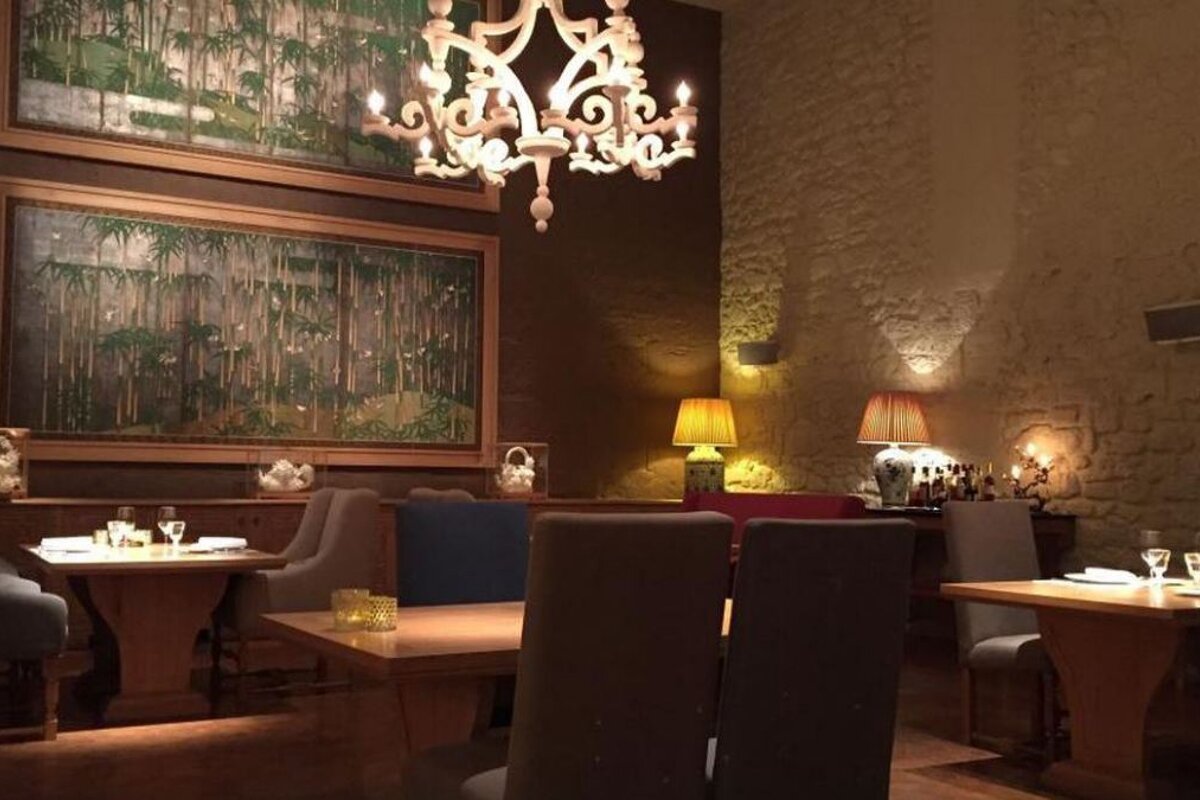 Les Belles Perdrix de Troplong Mondot Restaurant, Saint Emilion interior