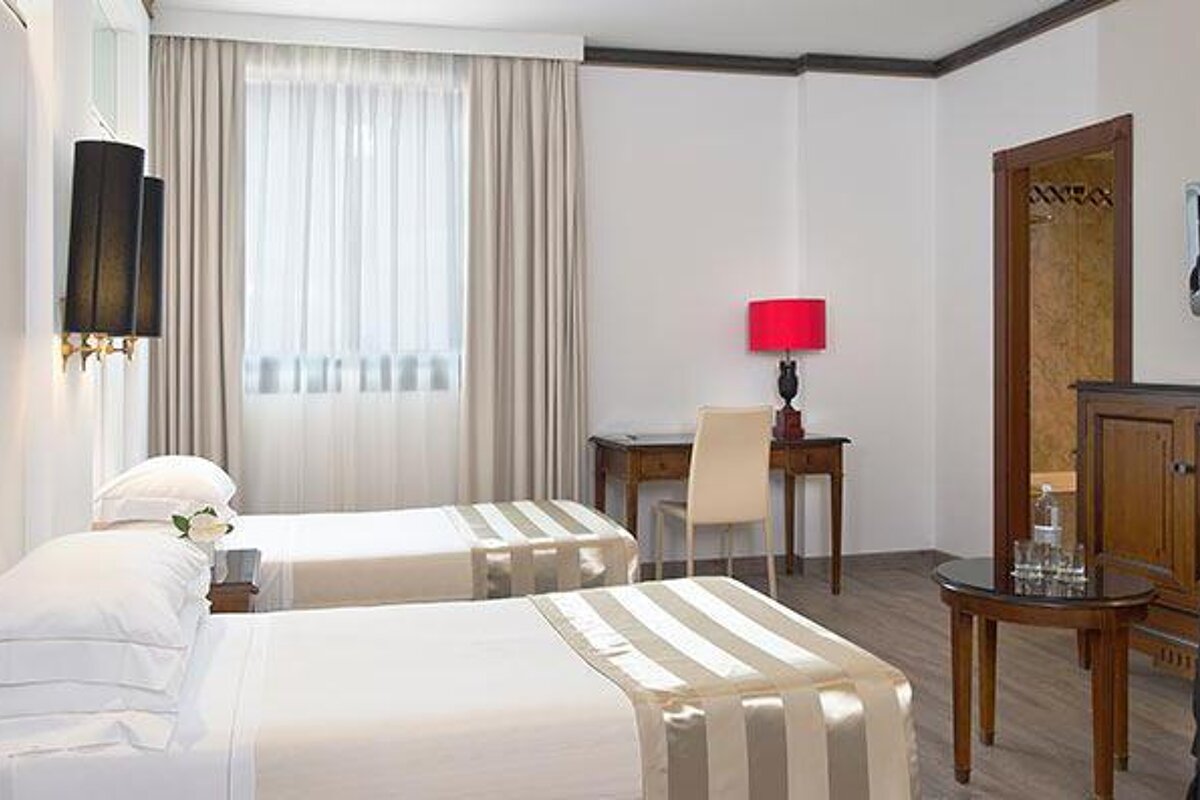Melia Milano Hotel, Milan - Centre twin bedroom