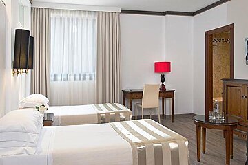 Melia Milano Hotel, Milan - Centre twin bedroom