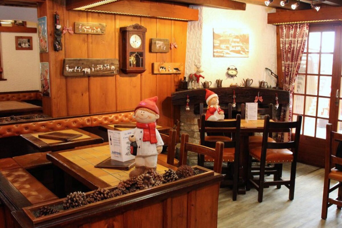 Milk Bar, Verbier interior