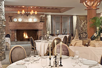 A restaurant with a sign that says sale 10 %