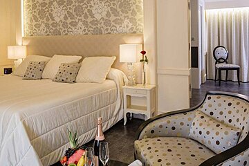 Auberge de Cassagne Hotel & Spa, Avignon double bedroom