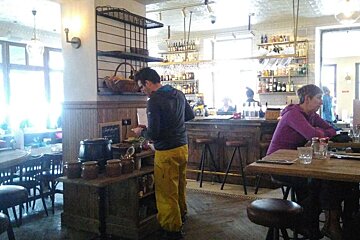 Chambre Neuf Restaurant Review interior