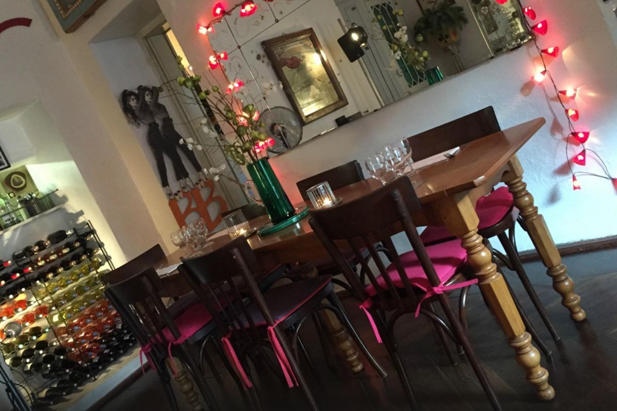 Chez Xa Restaurant, Saint Remy de Provence interior