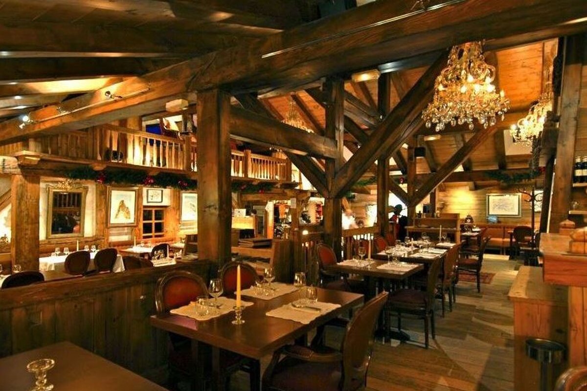 L'Impossible Restaurant, Chamonix Sud interior