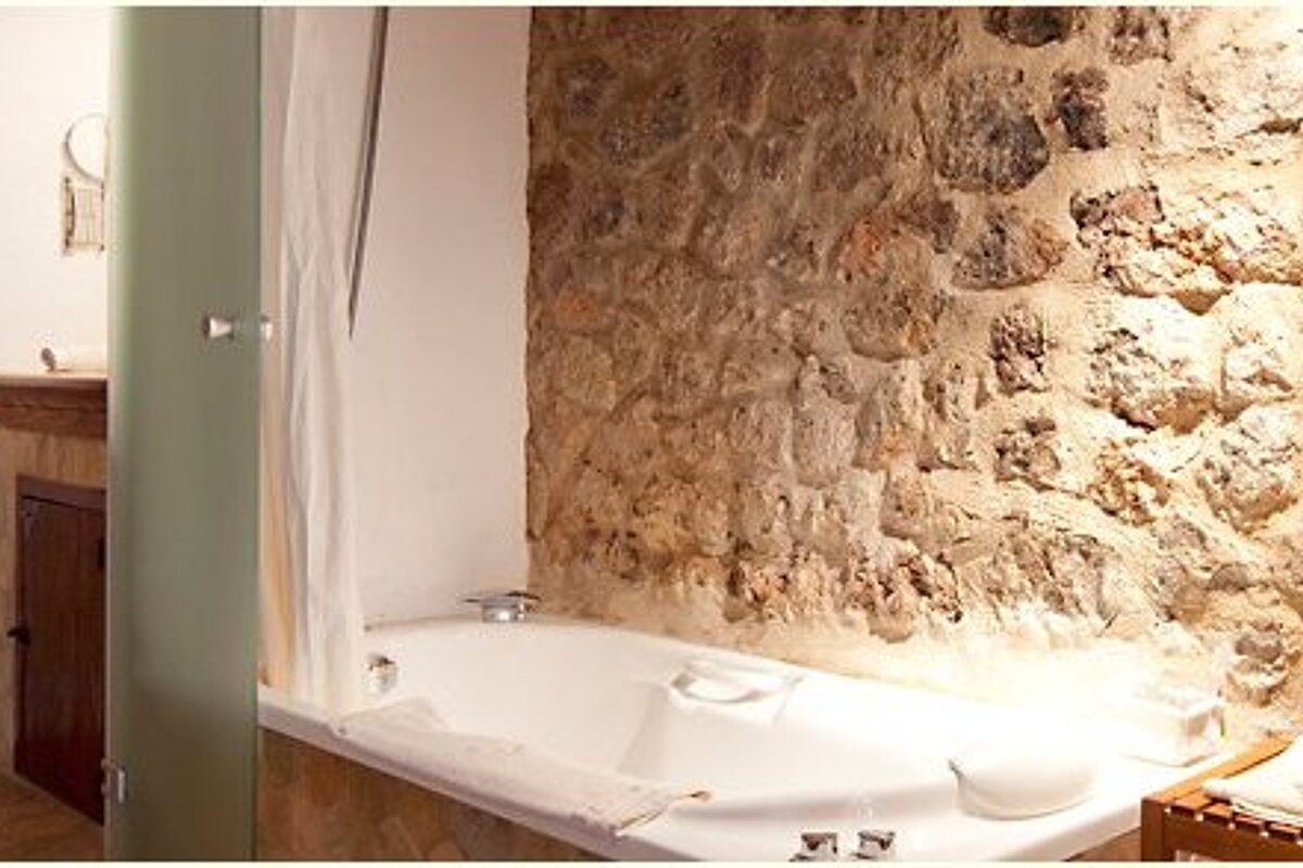 Mirabo Boutique Hotel, Valldemossa bathroom