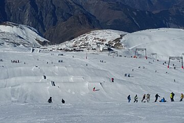 a snowpark in 2 alpes