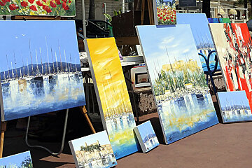 image of paintings for sale on the promenade