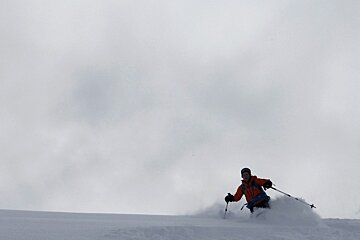 Flat light and sunshine in Val d'Isere