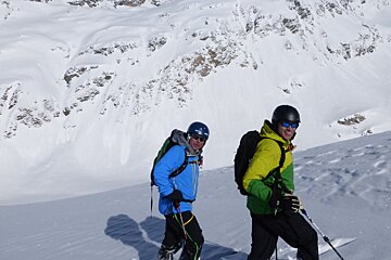 Flat light and sunshine in Val d'Isere