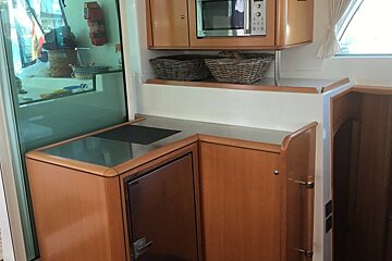 Lagoon 500 15.5m Catamaran, Mallorca Island kitchen