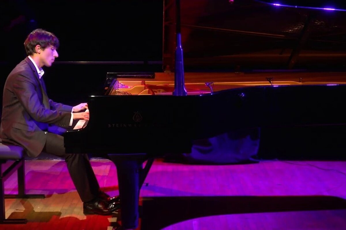 Ismaël Margain on piano
