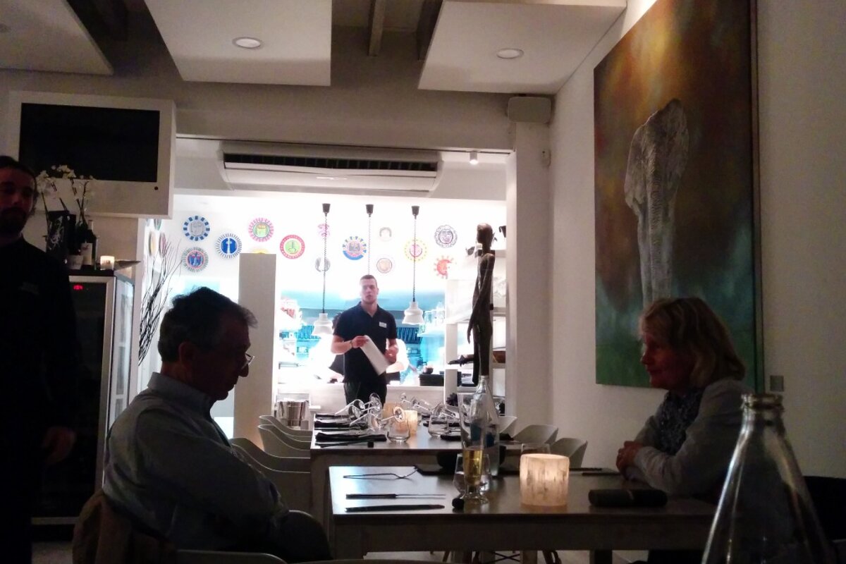 Nuru Restaurant Review, Santa Catalina interior