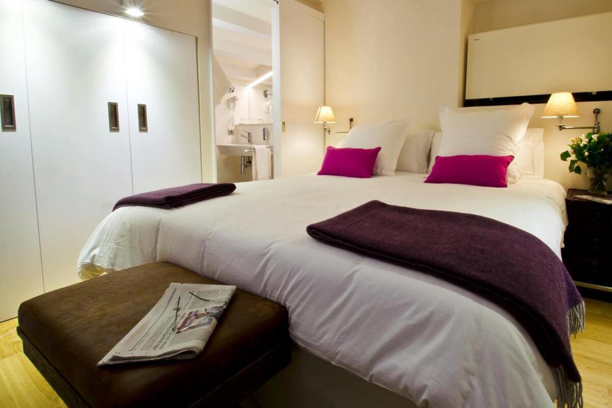 Palma Suites, Palma de Mallorca double bedroom