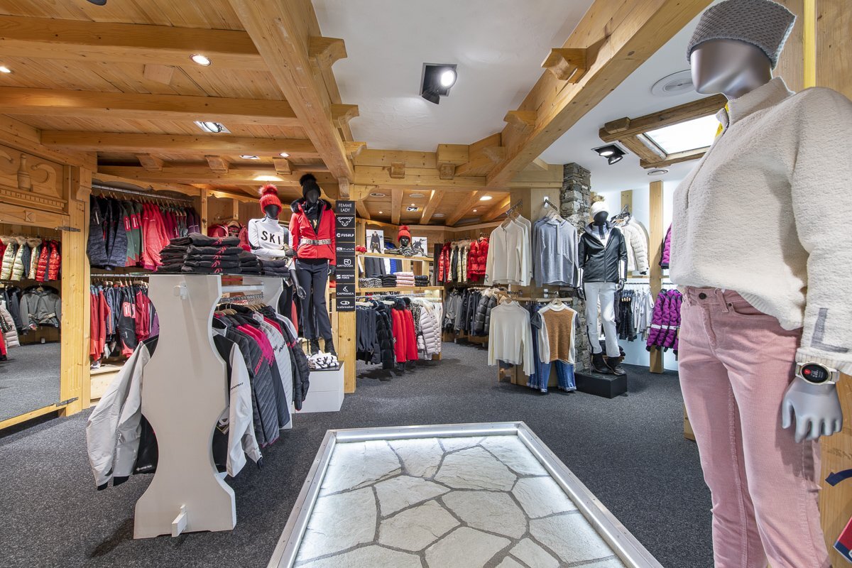 Xtreme Sports Ski Hire, Verbier - Centre shop interior