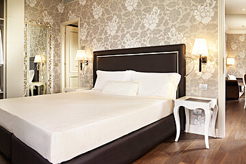De la Ville Hotel, Milan double bedroom