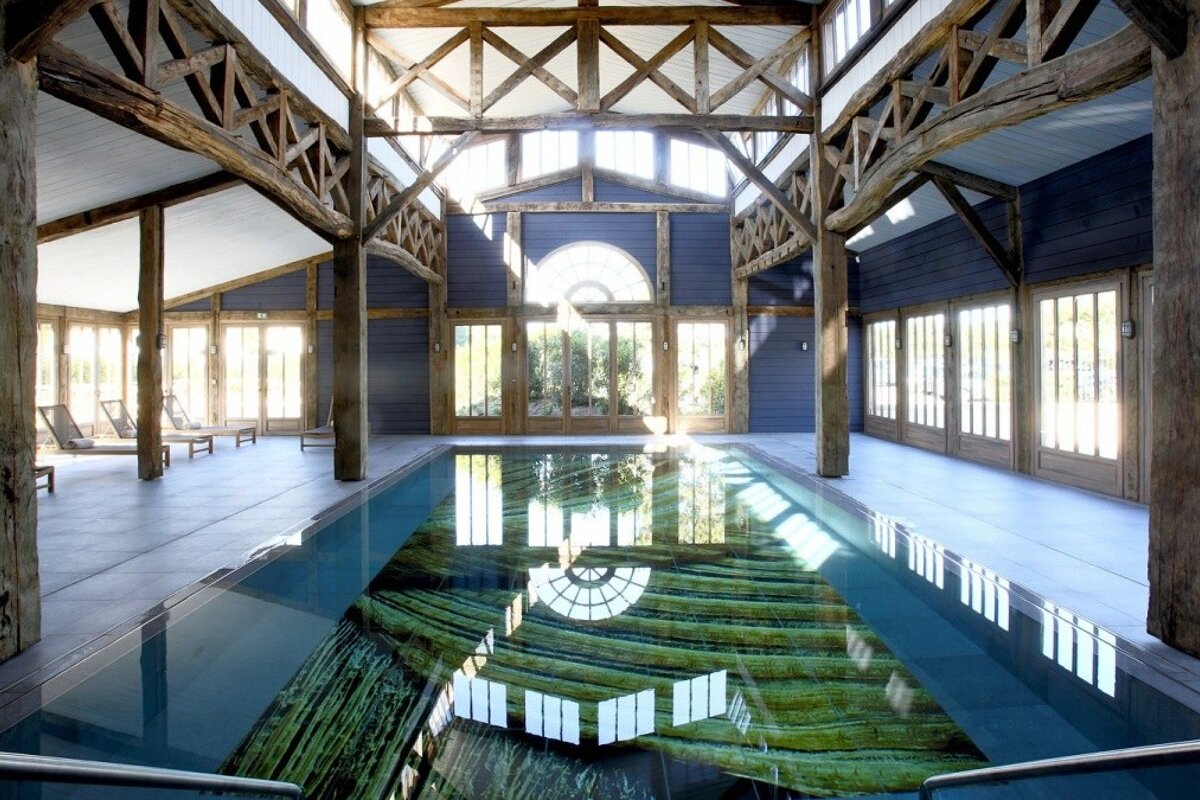 Les Sources de Caudalie, Martillac indoor swimming pool