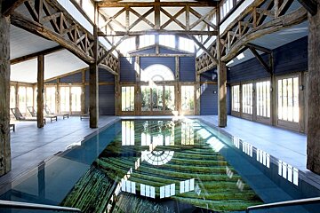 Les Sources de Caudalie, Martillac indoor swimming pool