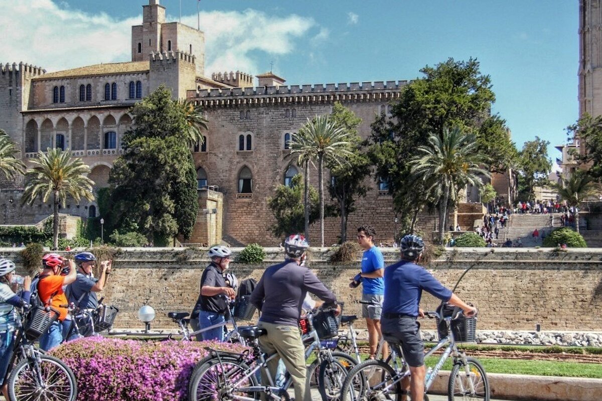 Discovering Palma Evening Bike Tour, Palma de Mallorca