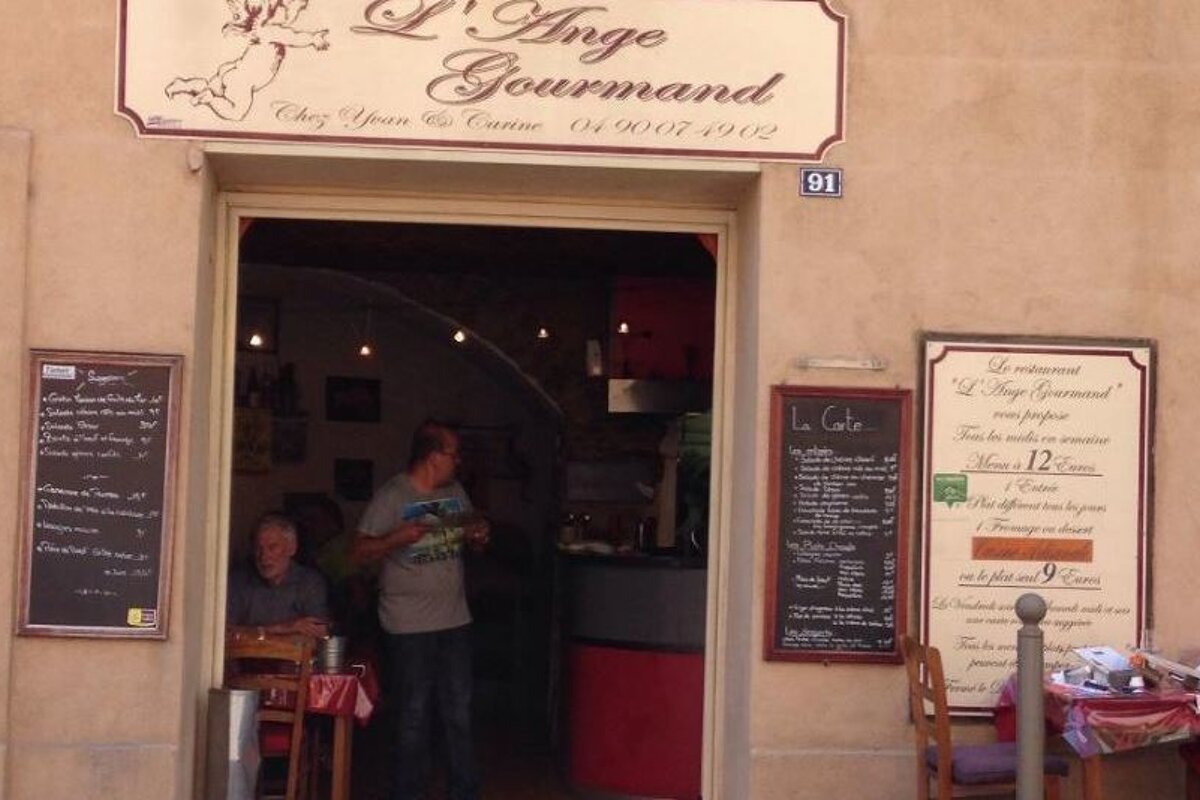 l'Ange Gourmand Restaurant, La Tour d'Aigues exterior