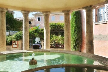 Le Clair de la Plume, Grignan exterior