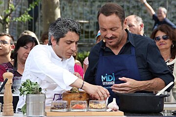 a chef & tv presenter at les etoiles de mougins