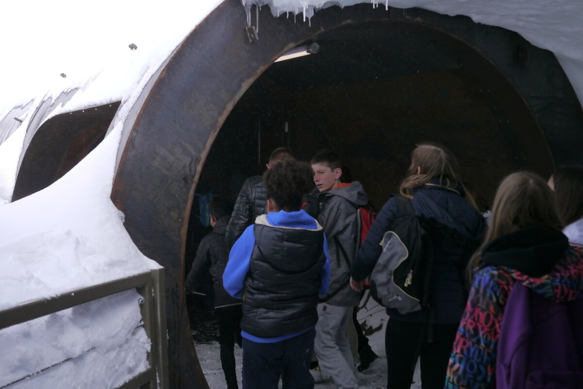 children entering the tube
