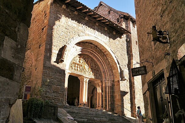 a view of the church at the heart of carennac