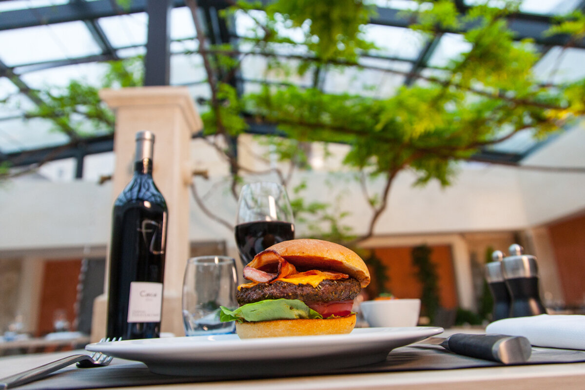 Nacional Restaurant, Antibes main