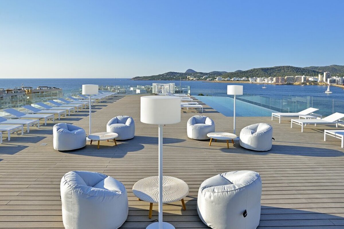 Sol House Mixed by Ibiza Rocks Hotel, San Antonio terrace