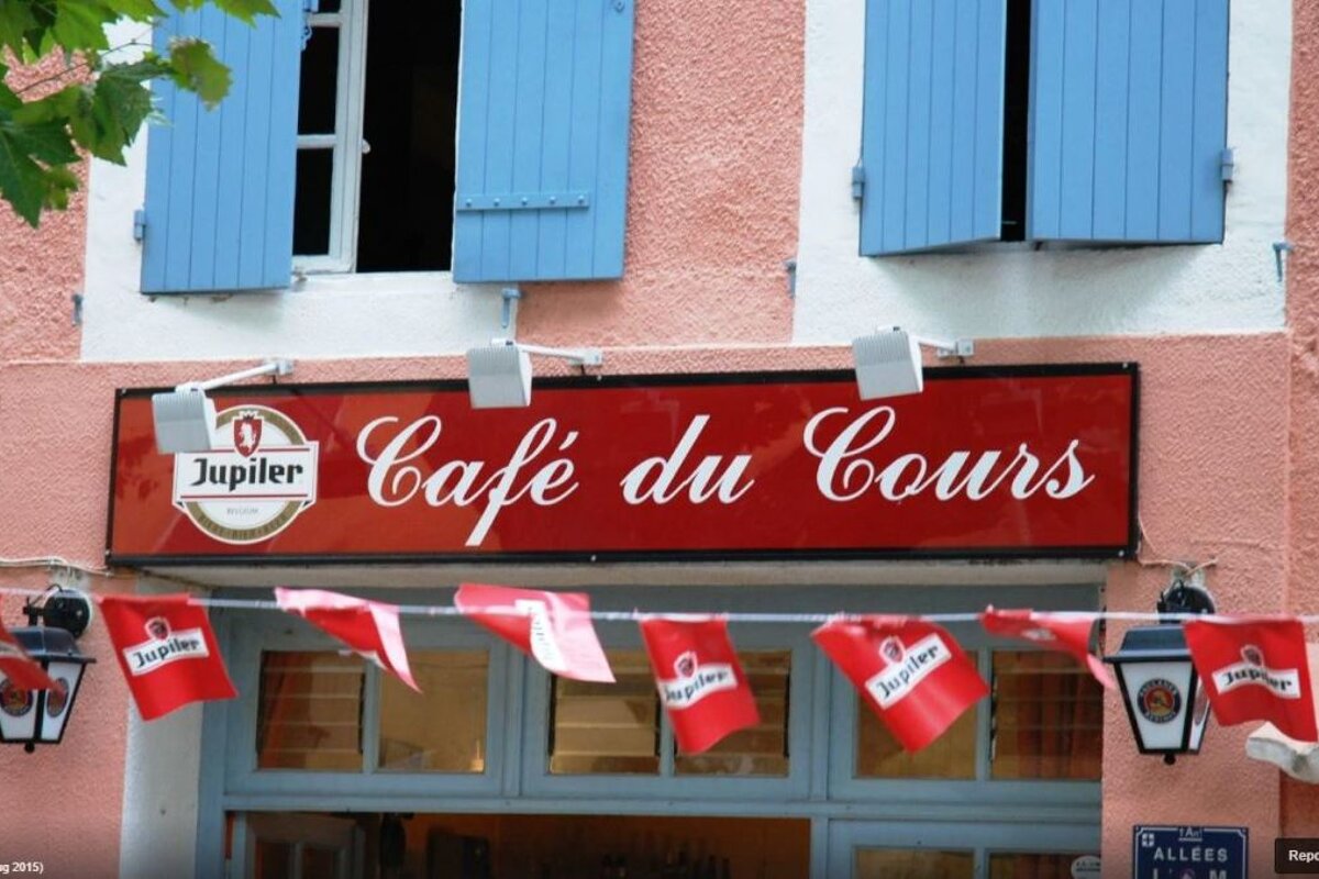 Cafe du Cours, Vacqueyras exterior