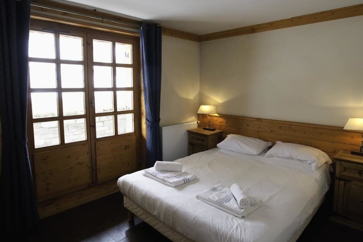 Cristal 1 Chalet, Val d'Isere - La Daille double room