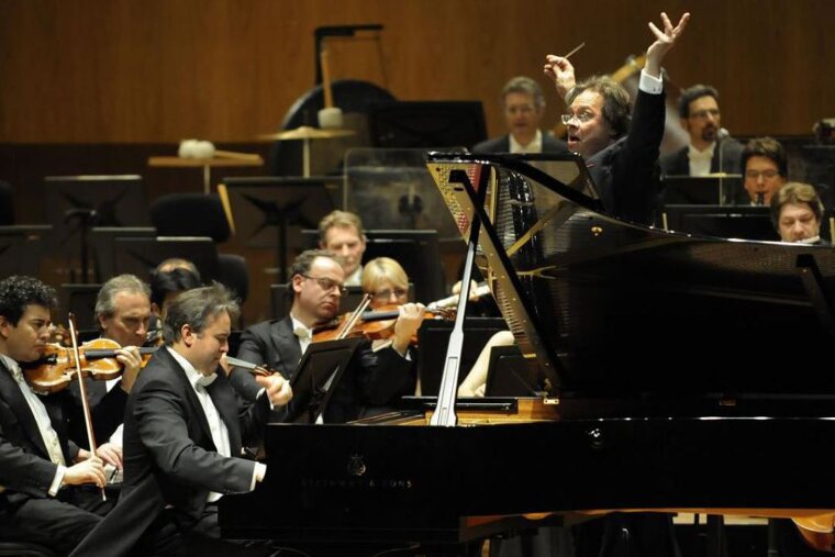 conductor and orchestra