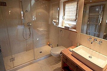 Boule de Neige Chalet, Verbier bathroom