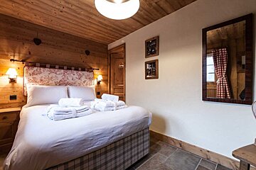 Chardon Chalet, Morzine dining area