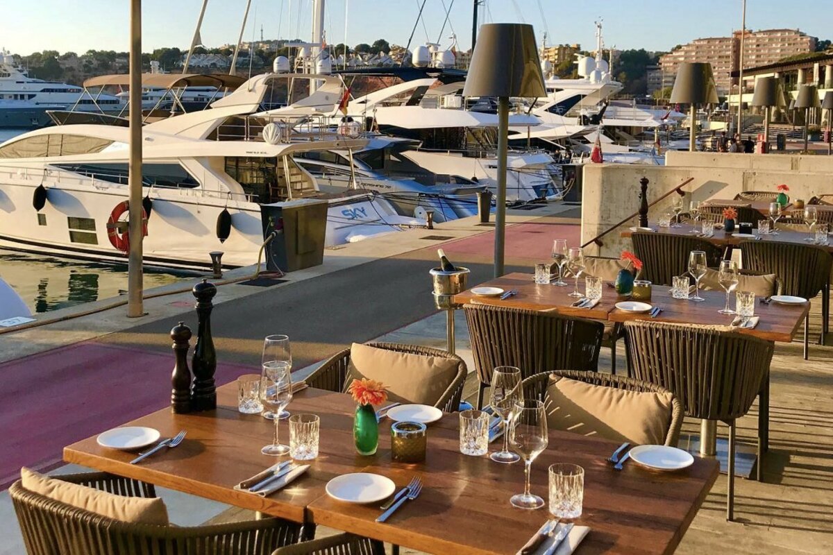 Harbour Grill terrace on the port