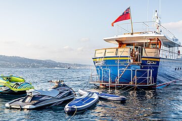 A boat with the name chante on it