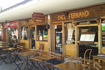 Chez Fernand Restaurant Review exterior