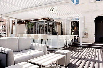 White 1921 Bar  exterior