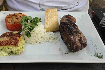 Cafe du Cours, Vacqueyras style of cuisine