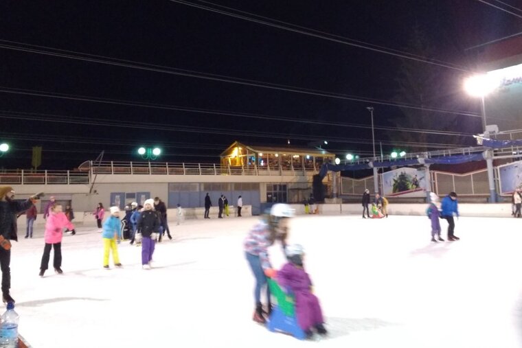 Ice Skating in Les 2 Alpes