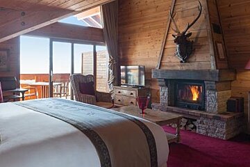 Chamois d'Or Hotel, Alpe d'Huez double bedroom
