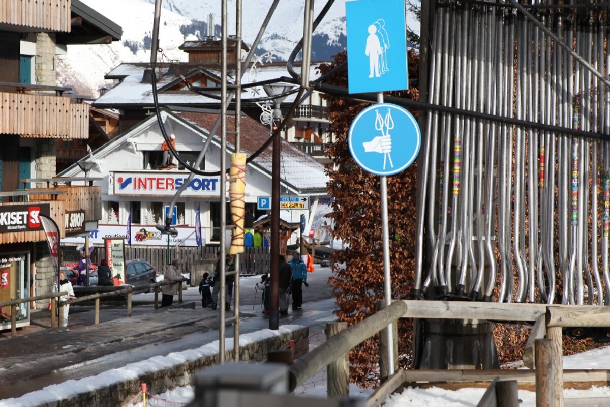 Les Chavannes ski hire