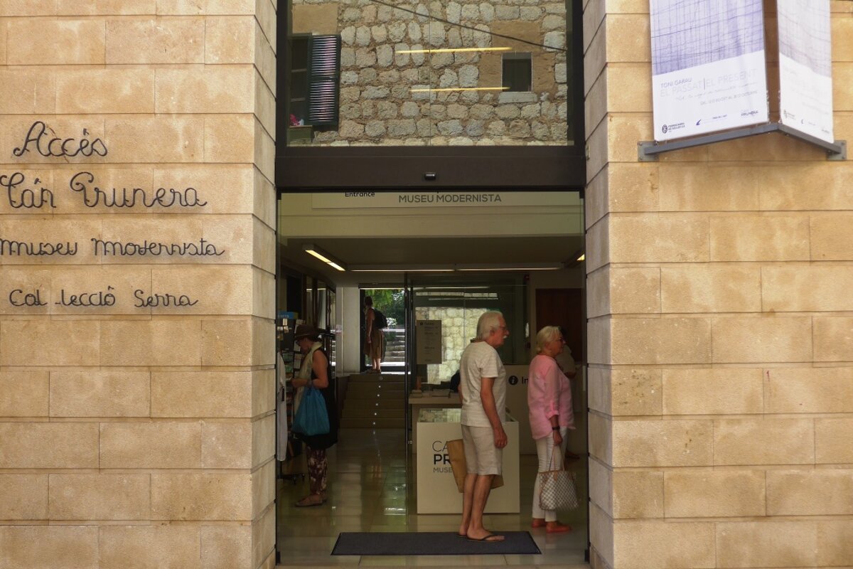 the front entrance of a museum in soller amllorca