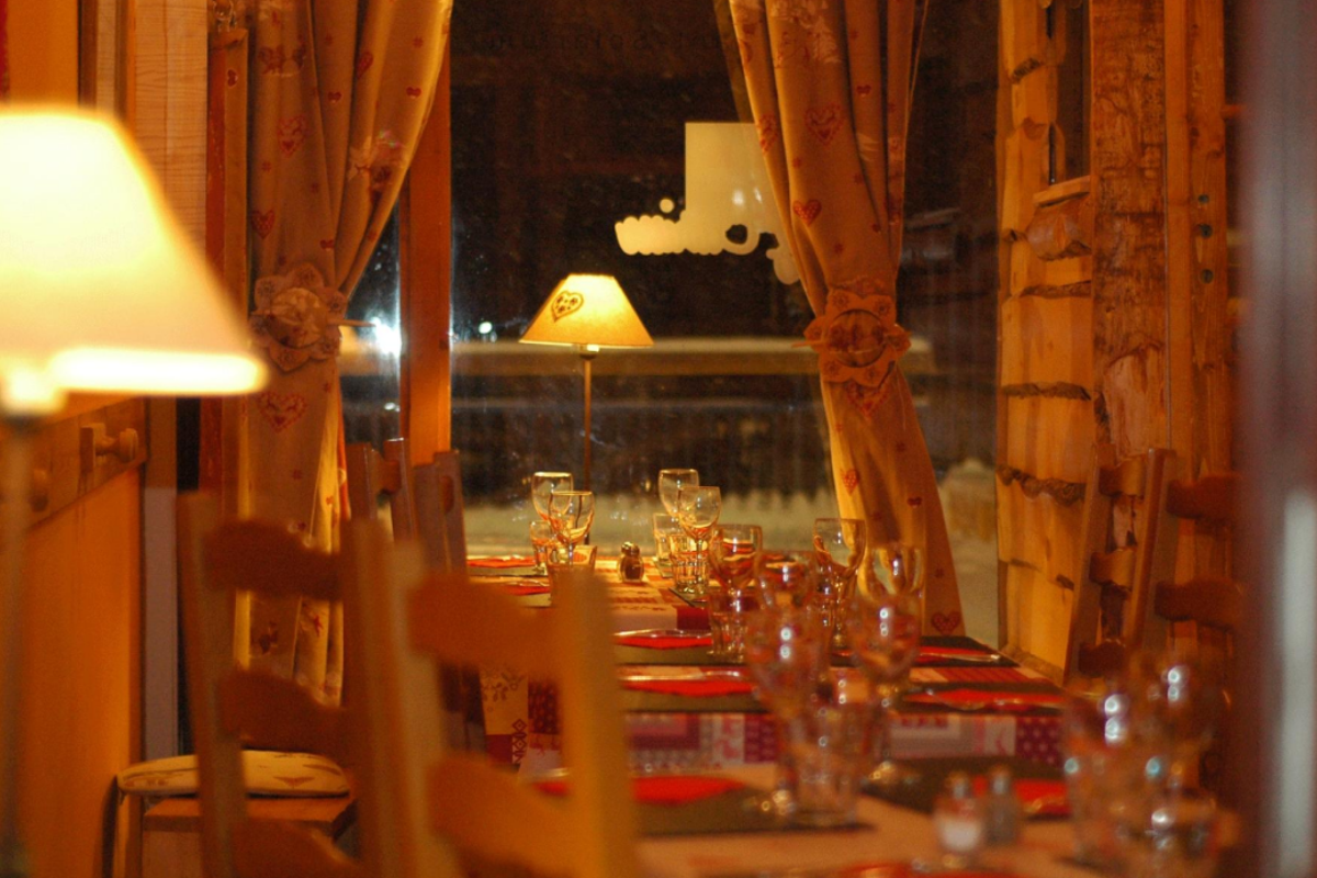 Chez Clarisse Restaurant, Arc 1800 interior