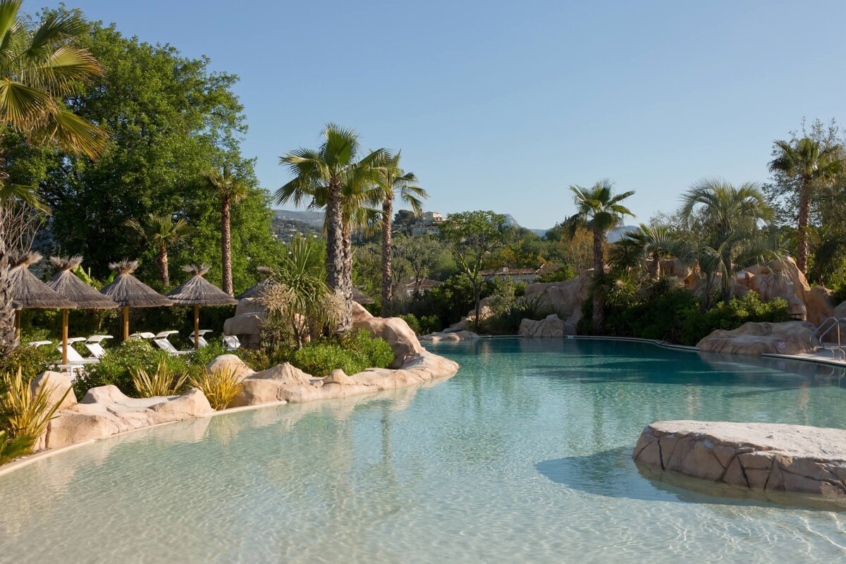 domaine-du-mas-de-pierre-saint-paul-de-vence-lagin-tropical-plage.jpg