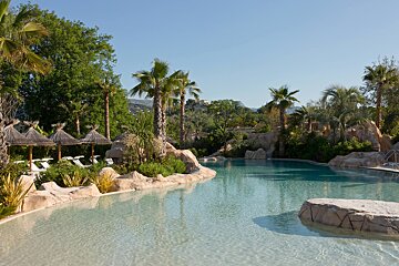 domaine-du-mas-de-pierre-saint-paul-de-vence-lagin-tropical-plage.jpg