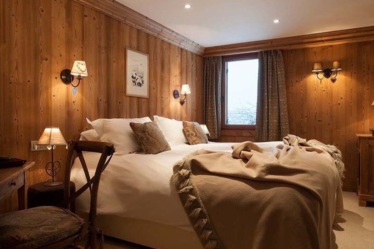 Lapin Blanc Chalet, Meribel - Centre double room